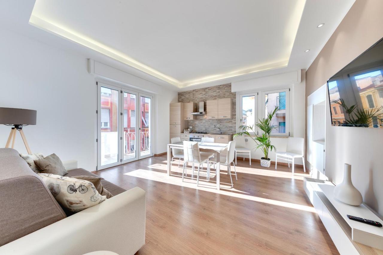Ariston - Ciclabile Appartamento In Centro Al Mare Con Balcone Sanremo Eksteriør bilde